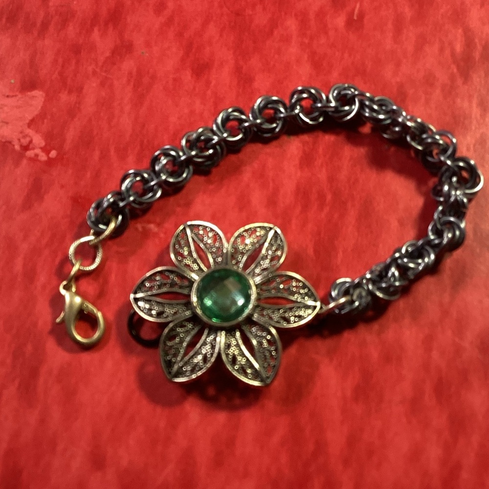 Crystal flower bracelet